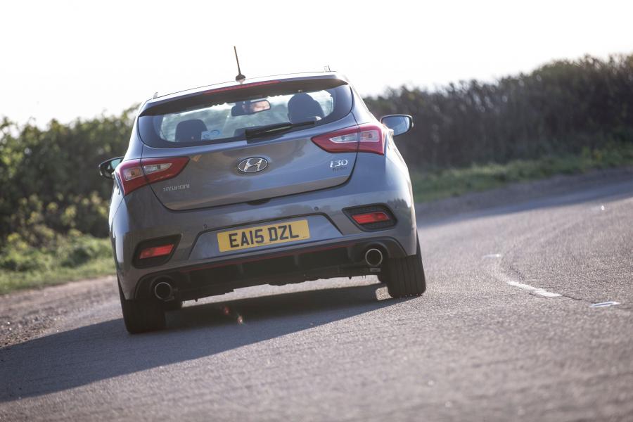  Hyundai i30 5-Door Turbo 2015 года  (UK) (фото 12 из 20)